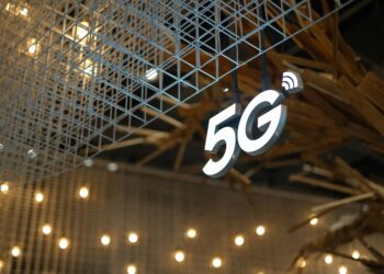 What Is 5G and How Does It Affect Your Phone Battery