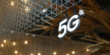 What Is 5G and How Does It Affect Your Phone Battery