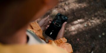 What Is 5G and How Does It Affect Your Phone Battery